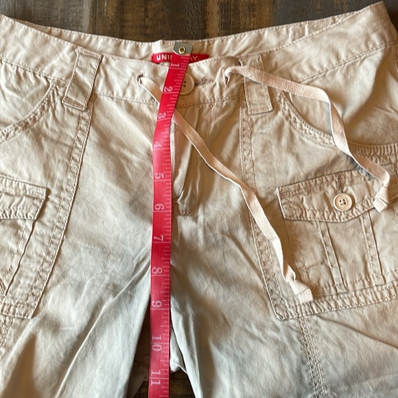 Juniors Unionbay Khaki Cargo Capris - Picture 11 of 12